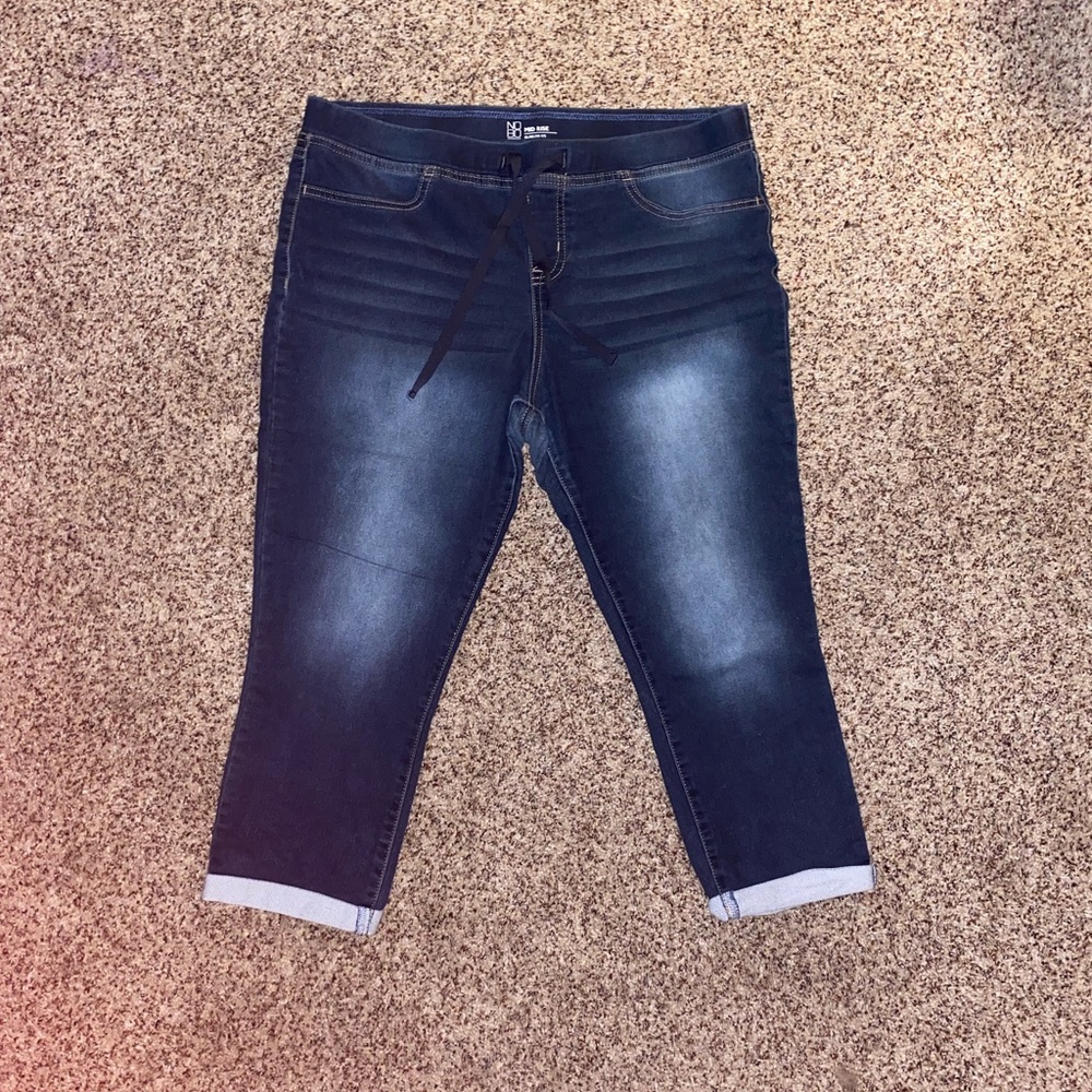 No Boundaries Capri Jeggings